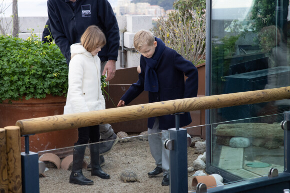 Le prince Albert II et la princesse Charlène de Monaco, accompagnés de leurs enfants Jacques et Gabriella, au Musée océanographique de Monaco. Le 10 décembre 2022. © Olivier Huitel / Pool Monaco / Bestimage