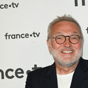 Laurent Ruquier au photocall pour la conférence de presse de rentrée de France TV à la Grande Halle de la Villette à Paris, France, le 6 juillet 2022. © Coadic Guirec/Bestimage