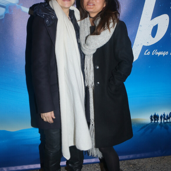 Véronique Jannot et sa fille Migmar au photocall du spectacle "Bô, le voyage musical" au théâtre du 13ème Art à Paris, le 8 mars 2018. © CVS/Bestimage