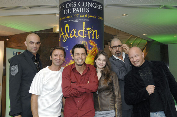 Thierry Gondet, Stéphane Metro, Nuno Resende, Florence Coste, Pierre-Yves Duchesne et Christophe Bori : la distribution d'Aladin à Paris en 2007