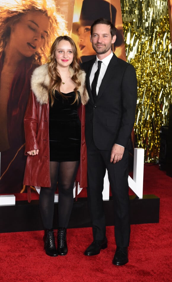Ruby Sweetheart Maguire et son père Tobey Maguire - Première du film "Babylon" à Los Angeles, le 15 décembre 2022. @ Agence / Bestimage