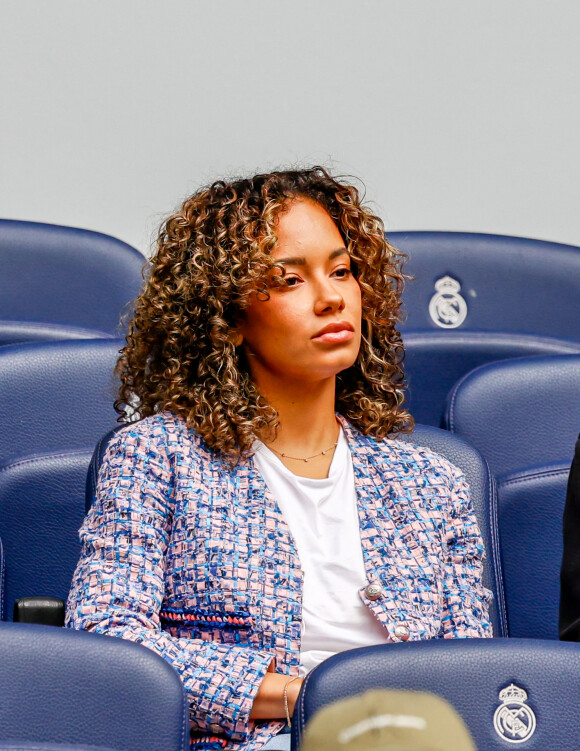 Théma - Les femmes et compagnes des joueurs de l'équipe de France - Jordan Ozuna assiste au match de son compagnon Karim Benzema entre le Real Madrid contre le FC Barcelone à Madrid la veille de la 66ème cérémonie du Ballon d'or (avec Benzema en grand favori) le 16 octobre 2022. 