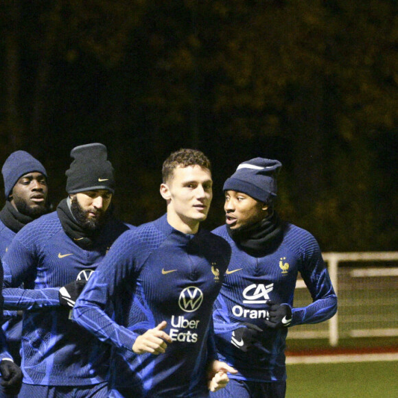 Hugo Lloris, Benjamin Pavard, Christopher Nkunku, Karim Benzema lors de l'entraînementde l'équipe de France de football au centre de formation et centre National du Footbal de Clairefontaine-en-Yvelines, France, le 14 novembre 2022. © Jean-Baptiste Autissier/Panoramic/Bestimage 