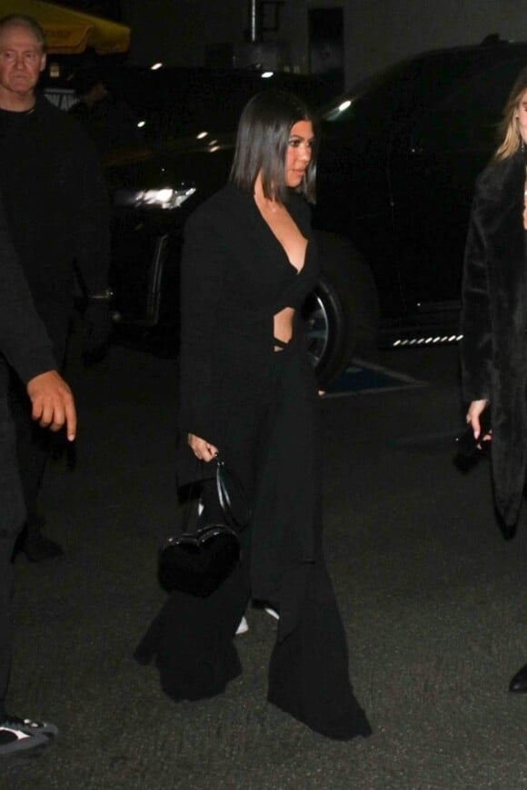 Kourtney Kardashian arrive à la Bar Mitzvah de Mason Disick à Los Angeles, le 17 décembre 2022. 
