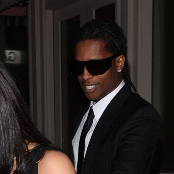 Rihanna et son compagnon ASAP Rocky à la sortie du restaurant "Olivetta", où elle a fêté son 34ème anniversaire. Los Angeles, le 2 octobre 2022.