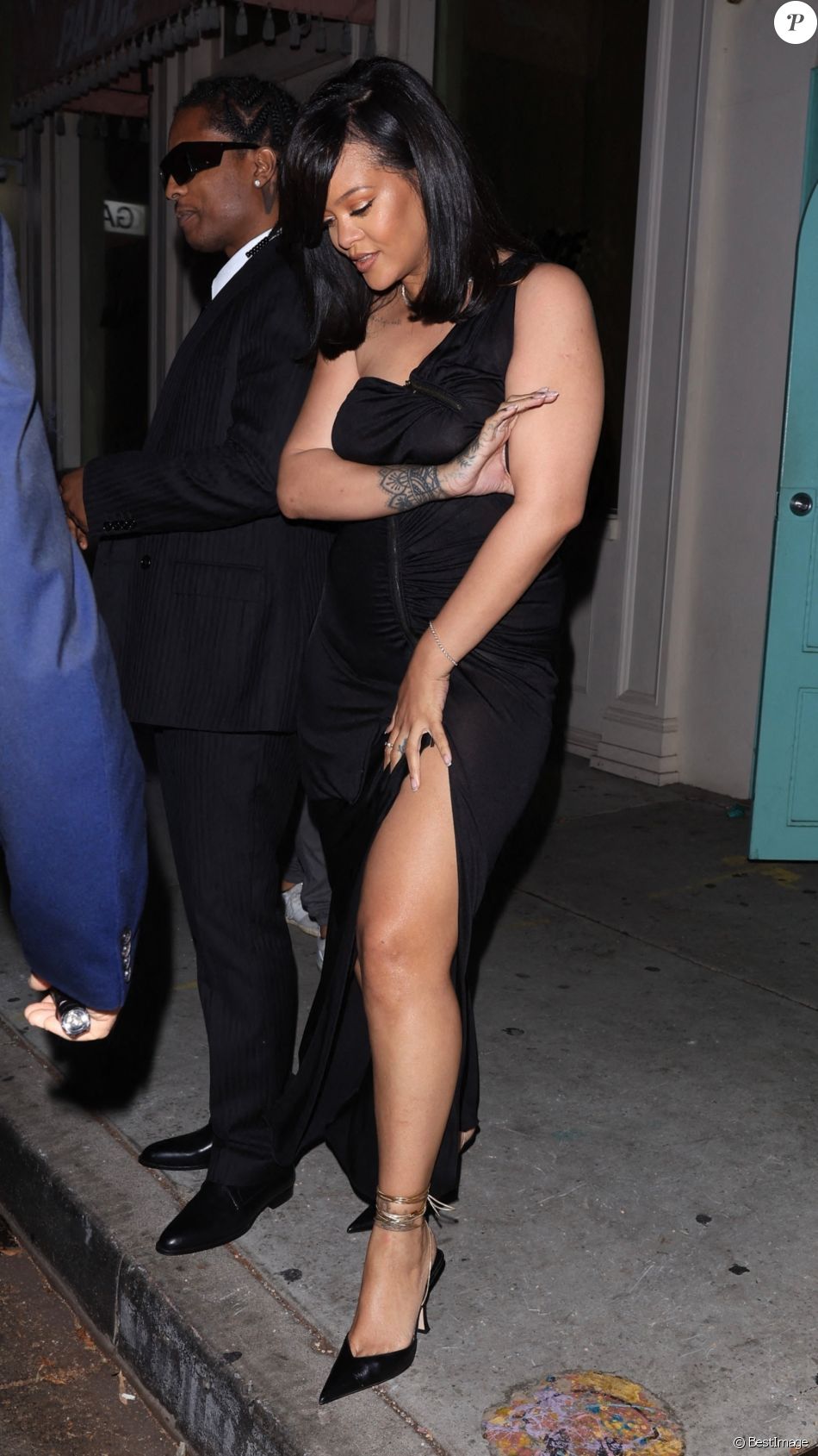 Rihanna et son compagnon ASAP Rocky à la sortie du restaurant Olivetta