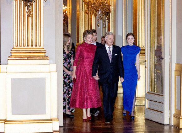 La princesse Eléonore de Belgique, La reine Mathilde et le roi Philippe de Belgique, La princesse Elisabeth de Belgique - La famille royale de Belgique va assister au concert de Noël au palais royal de Bruxelles, le 20 décembre 2022. 