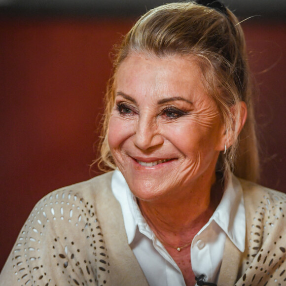 Exclusif - La chanteuse Sheila enregistre l'émission "Olympiascope" diffusée le 25 décembre à 20 heures et présentée par B.Montiel en direct de la Salle Pleyel à Paris le 12 novembre 2022. © Giancarlo Gorassini / Bestimage