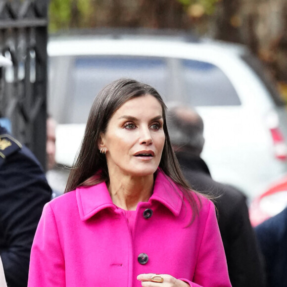 La reine Letizia d'Espagne en visite à l'hôpital pédiatrique universitaire "Nino Jesus" à Madrid, le 21 décembre 2022. La souveraine était accompagnée de la ministre espagnole de l'Education et de la Formation professionnelle, Pilar Alegria et de la présidente de la Communauté de Madrid, Isabel Diaz Ayuso. Cette visite avait pour but d'en savoir plus sur le projet "Yo Cuento" (leur histoire compte aussi), l'initiative théâtrale qui donne la parole aux enfants à l'hôpital universitaire pour enfants "Nino Jesus" à Madrid (Espagne). 