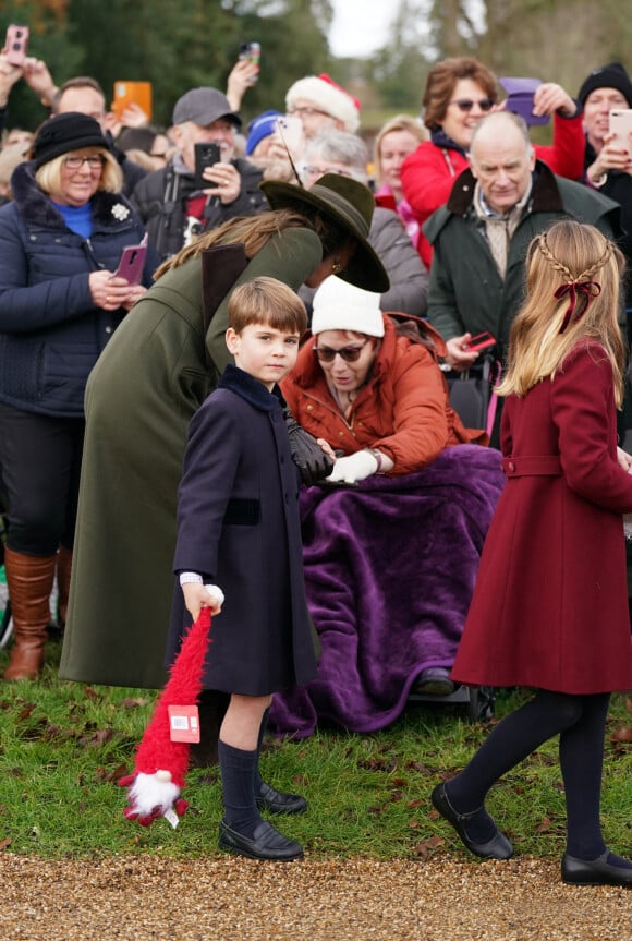 Le prince Louis - La famille royale d'Angleterre assiste au service religieux de Noël à l'église St Mary Magdalene à Sandringham, Norfolk, le 25 décembre 2022.