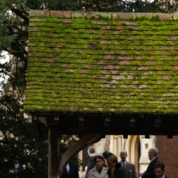 Le roi Charles, le prince William, Kate Middleton et leurs enfants, la princesse Charlotte et le prince Louis - La famille royale d'Angleterre assiste au service religieux de Noël à l'église St Mary Magdalene à Sandringham, Norfolk, le 25 décembre 2022.