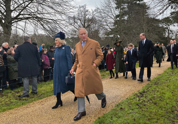 Camilla Parker Bowles, reine consort d'Angleterre, Le roi Charles III d'Angleterre, Le prince William, prince de Galles, et Catherine (Kate) Middleton, princesse de Galles, Le prince George de Galles, La princesse Charlotte de Galles - La famille royale d'Angleterre au premier service de Noël à Sandringham depuis le décès de la reine Elizabeth II le 25 décembre 2022. 