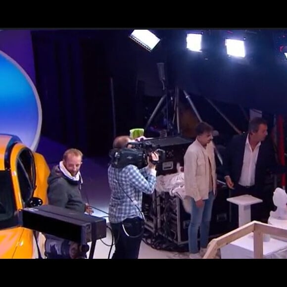 Jean-Luc Reichmann dévoile les coulisses des "12 Coups de midi" à Benjamin, le 26 décembre 2022