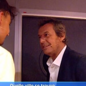 Jean-Luc Reichmann dévoile les coulisses des "12 Coups de midi" à Benjamin, le 26 décembre 2022