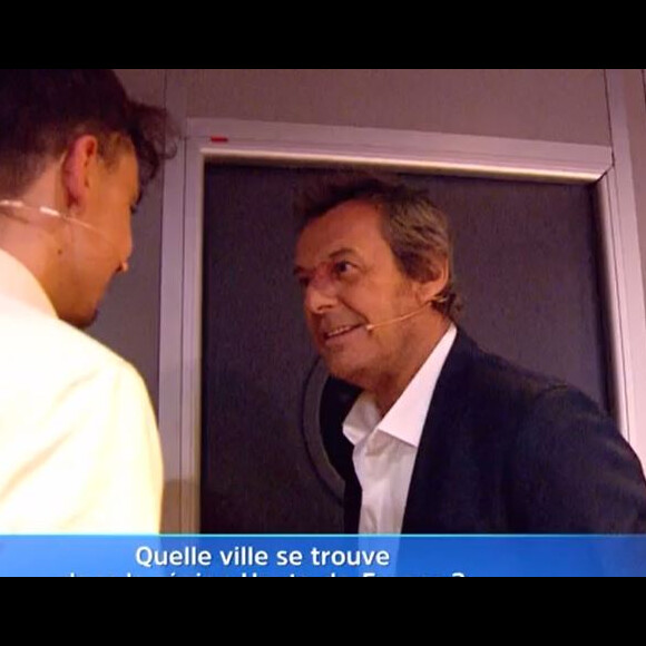 Jean-Luc Reichmann dévoile les coulisses des "12 Coups de midi" à Benjamin, le 26 décembre 2022