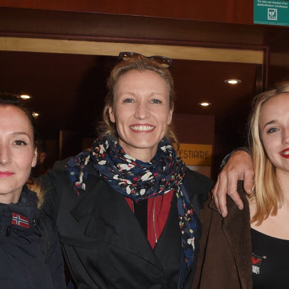 Audrey Lamy, Alexandra Lamy, Chloé Jouannet et son père Thomas Jouannet - Représentation de la pièce "Les Monologues du Vagin" au théâtre le Comédia à Paris le 12 mars 2018. © Guirec Coadic/Bestimage