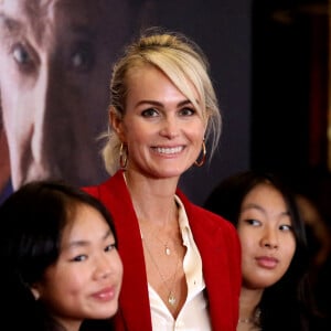 Laeticia Hallyday et ses filles Joy et Jade - Projection au Grand Rex à Paris des documentaires "Johnny USA" et "A nos promesses" à l'occasion de la Journée Spéciale Johnny, son rêve américain. Le 21 octobre 2020 © Jacovides-Moreau / Bestimage