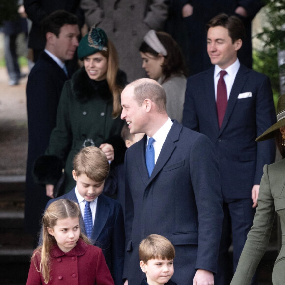 Le prince William, prince de Galles, Catherine (Kate) Middleton, princesse de Galles, le prince George de Galles, la princesse Charlotte de Galles, et le prince Louis de Galles, la princesse Beatrice d'York et son mari Edoardo Mapelli Mozzi, la princesse Eugenie d'York et son mari Jack Brooksbank, - La famille royale d'Angleterre assiste au service religieux de Noël à l'église St Mary Magdalene à Sandringham, Norfolk, Royaume Uni, le 25 décembre 2022. 