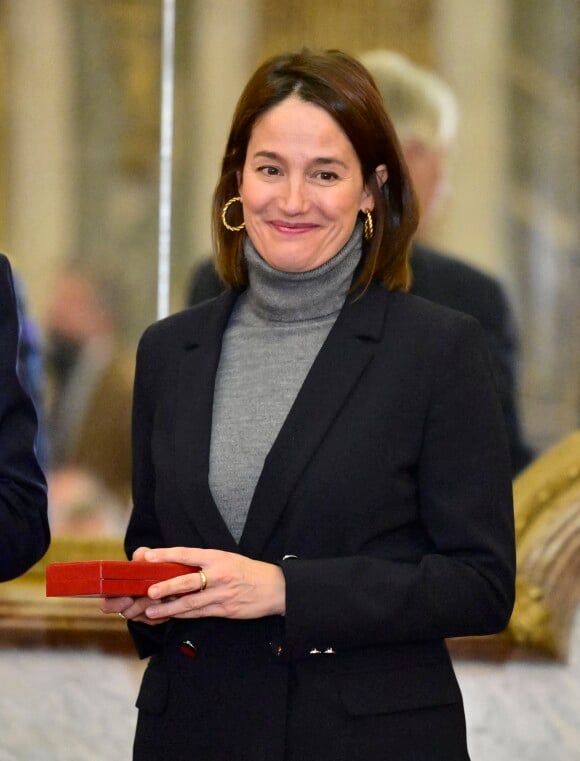 Marie Gillain - Le roi Philippe et la reine Mathilde de Belgique reçoivent les personnalités auxquelles une distinction sera accordée au palais royal à Bruxelles, le 1er décembre 2022.