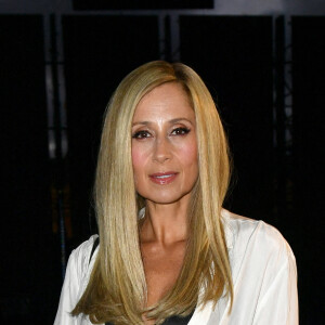Lara Fabian - Front row du défilé "Walk Your Worth" By L'Oreal à l'Ecole Militaire lors de la fashion week PAP femme printemps / été 2023 le 2 octobre 2022. © Veeren / Clovis / Bestimage