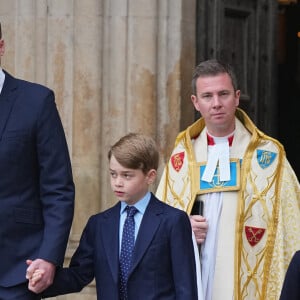 Le prince William, duc de Cambridge, et Catherine (Kate) Middleton, duchesse de Cambridge, avec leurs enfants, le prince George de Cambridge et la princesse Charlotte de Cambridge lors du service d'action de grâce en hommage au prince Philip, duc d'Edimbourg, à l'abbaye de Westminster à Londres, Royaume Uni, le 29 mars 2022. Le prince Philip, duc d'Edimbourg, est décédé le 9 avril 2021. © Julien Burton/Bestimage 