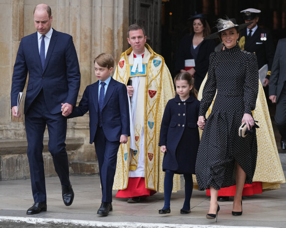 Le prince William, duc de Cambridge, et Catherine (Kate) Middleton, duchesse de Cambridge, avec leurs enfants, le prince George de Cambridge et la princesse Charlotte de Cambridge lors du service d'action de grâce en hommage au prince Philip, duc d'Edimbourg, à l'abbaye de Westminster à Londres, Royaume Uni, le 29 mars 2022. Le prince Philip, duc d'Edimbourg, est décédé le 9 avril 2021. © Julien Burton/Bestimage 