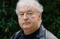 Dominique Besnehard, "10 jours passés à l'hôpital" : douloureux récit et hommage