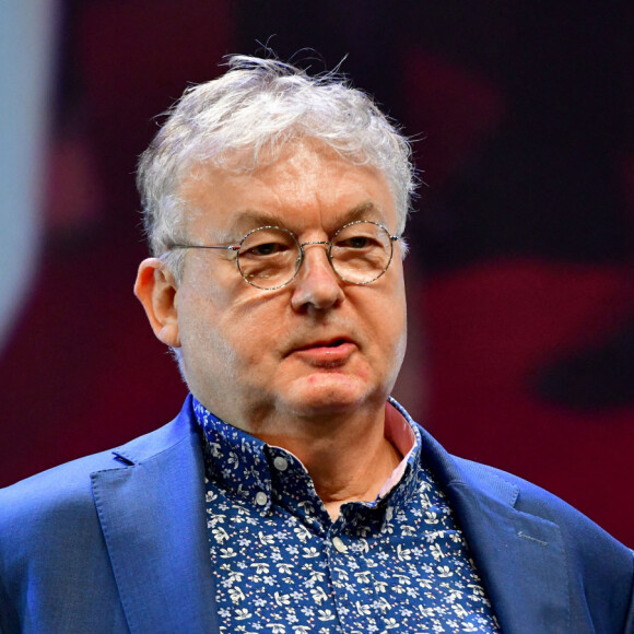 Dominique Besnehard, le créateur de la série "Dix pour cent" diffusée sur Canal Plus - Soirée de clôture du festival Canneséries au palais des festivals à Cannes. Le 14 octobre 2020 Canneseries s'est déroulé du 9 au 14 octobre avec des mesures sanitaires importantes dues à l'épidémie de Coronavirus (COVID-19) © Bruno Bebert / Bestimage Le festival a récompensé : Prix de la meilleure série, Partisan de A.Chamdin, et F.Fares, Prix de la meilleure série courte, Broder de L.Vital, Prix d'interprétation, P.Maksimova pour 257 Reasons to Live, Prix spécial d'interprétation, l'ensemble du Cast de Red Light, Prix du meilleur scénario, A.Malherbe et M.Festraëts pour Moloch, Prix de la meilleure musique, J.Ekstrand pour Top Dog, Prix du public Le Parisien, Valide de F.Gastambide, Prix série courte Télécâble Sat Hebdo, Claire et les Vieux de E.Morin et Prix des lycéens, Red Light de H.Reijn et C.van.Houten.