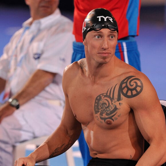 Frederick Bousquet au depart du relais masculin 4x50m 4 nages lors des Championnats d' Europe de Natation a Chartres le 22 novembre 2012. 