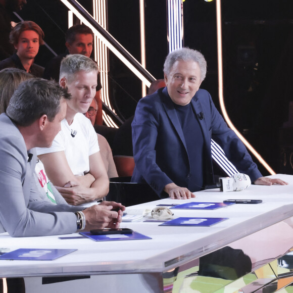 Exclusif - Benjamin Castaldi, Valérie Bénaïm, Matthieu Delormeau, Michel Drucker - Sur le plateau de l'émission TPMP (Touche Pas à Mon Poste) présentée en direct par C.Hanouna et diffusée sur C8 - Paris le 14/09/2022 - © Jack Tribeca / Bestimage 