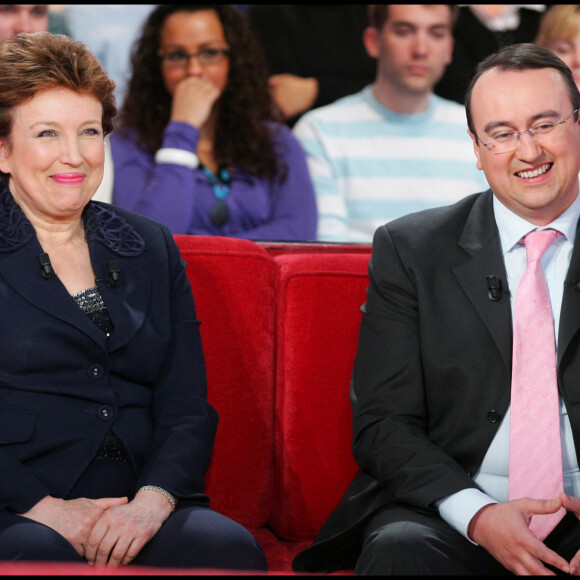 Roselyne Bachelot et son fils Pierre - Enregistrement de l'émission "Vivement Dimanche".