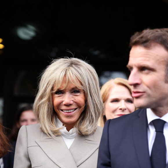 Le président français Emmanuel Macron et sa femme Brigitte arrivent à La Nouvelle-Orleans, accueillis par la maire de la ville LaToya Cantrell, à l'occasion de leur voyage officiel aux Etats-Unis. Le 2 décembre 2022 © Dominique Jacovides / Bestimage