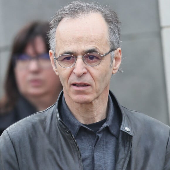 Jean-Jacques Goldman lors des obsèques de Véronique Colucci au cimetière communal de Montrouge