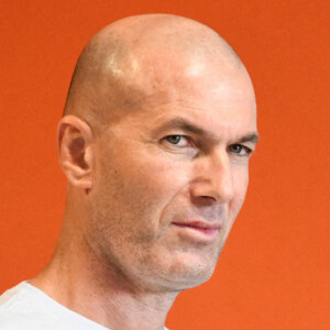 Zinedine Zidane lors de la lecture de la dictée ELA aux élèves de la 6ème F du collège Henri Barnier à Marseille.