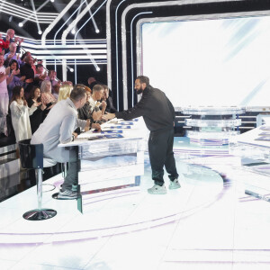 Exclusif - Cyril Hanouna sur le plateau de l'émission TPMP (Touche Pas à Mon Poste) présentée en direct par C.Hanouna et diffusée sur C8 - Paris le 9 janvier 2023 - © Jack Tribeca / Bestimage 