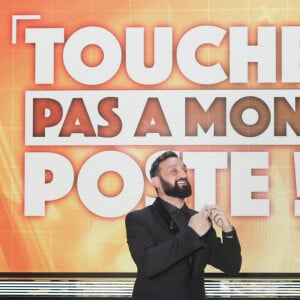 Exclusif - Cyril Hanouna - Sur le plateau de l'émission TPMP (Touche Pas à Mon Poste) présentée en direct par C.Hanouna et diffusée sur C8 - Paris le 02/01/2023 - © Jack Tribeca / Bestimage 