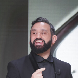 Exclusif - Cyril Hanouna - Sur le plateau de l'émission TPMP (Touche Pas à Mon Poste) présentée en direct par C.Hanouna et diffusée sur C8 - Paris le 02/01/2023 - © Jack Tribeca / Bestimage 