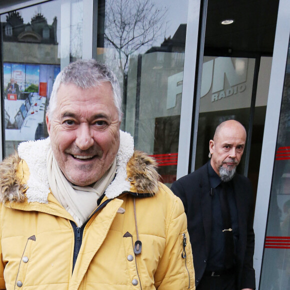 Jean-Marie Bigard à la sortie des studios de la radio RTL à Paris. Le 5 janvier 2023 © Jonathan Rebboah / Panoramic / Bestimage