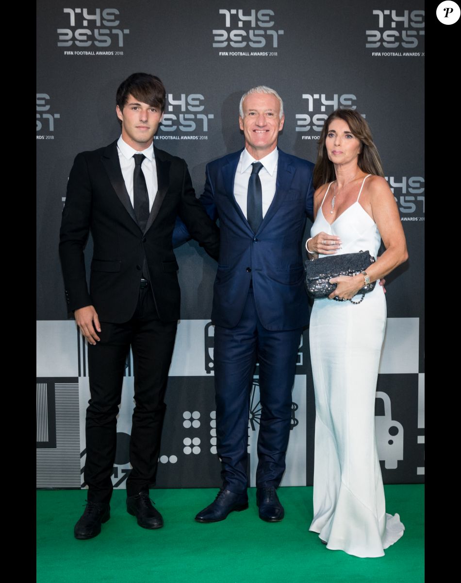 Didier Deschamps, sa femme Claude et leur fils Dylan - Les célébrités arrivent à la cérémonie des Trophées Fifa 2018 au Royal Festival Hall à Londres, Royaume Uni, le 25 septembre 2018. © Cyril Moreau/Bestimage