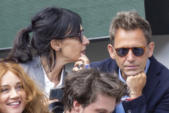 Daniel Riolo et sa compagne Géraldine Maillet - Célébrités dans les tribunes des internationaux de France de Roland Garros à Paris le 30 mai 2022. © Cyril Moreau - Dominique Jacovides/Bestimage