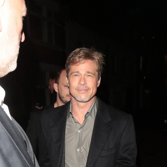 Brad Pitt se rend à l'after-party de la première du film "Babylon" à Londres le 12 janvier 2023.