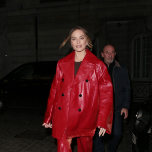 Margot Robbie arrive à une conférence de presse pour le film "Babylon" au Curzon Mayfair à Londres le 12 janvier 2023.