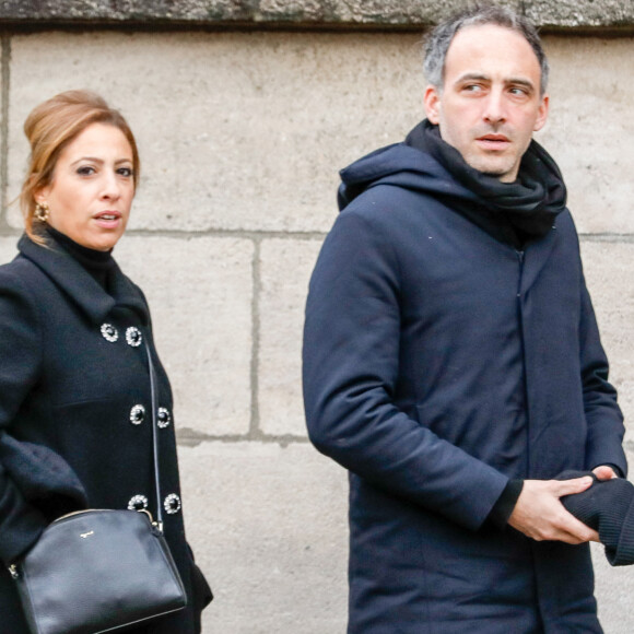 Léa Salamé et son compagnon Raphaël Glucksmann - Obsèques de Sébastien Demorand à la Coupole du crématorium du cimetière du Père-Lachaise à Paris, France, le 31 janvier 2020.