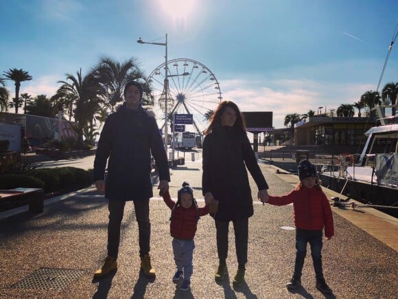 Carlito, sa femme et leurs enfants à Saint-Raphaël le 2 janvier 2018.