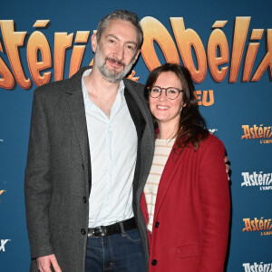 Exclusif - Vincent Desagnat et sa compagne Mathilde - Soirée de la première du film Astérix et Obélix "L'Empire du Milieu" au Club Haussmann à Paris le 15 janvier 2023. © Coadic Guirec/Bestimage 