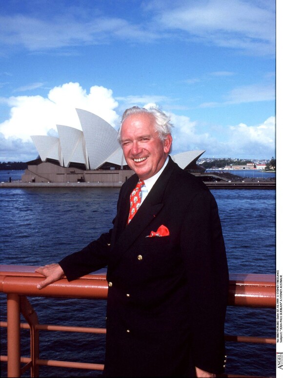 Jean-Paul Guerlain face à l'opéra de Sydney en Australie, le 7 octobre 1999