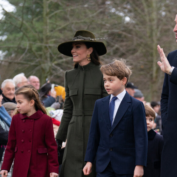 La famille royale d'Angleterre assiste au service religieux de Noël à l'église St Mary Magdalene à Sandringham, Norfolk le 25 décembre 2022. 