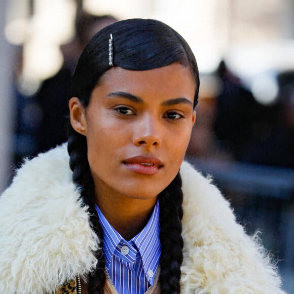 Tina Kunakey - Arrivées au défilé Miu Miu Collection Femme Prêt-à-porter Printemps/Eté 2023 lors de la Fashion Week de Paris (PFW), France, le 4 octobre 2022. © Veeren-Clovis/Bestimage 