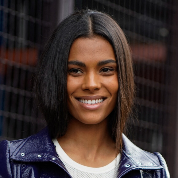 Tina Kunakey - Arrivées au défilé Courrèges Collection Femme Prêt-à-porter Printemps/Eté 2023 lors de la Fashion Week de Paris.