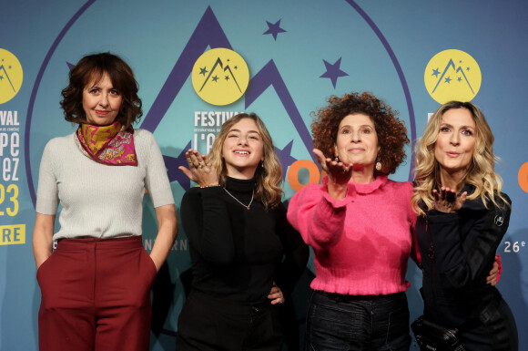 Valérie Bonneton, Louise Malek, Guilaine Londez, Camille Chamoux pour le film "Juste ciel" - 26e édition du Festival international du film de comédie de l'Alpe d'Huez, le 18 janvier 2023. © Dominique Jacovides / Bestimage